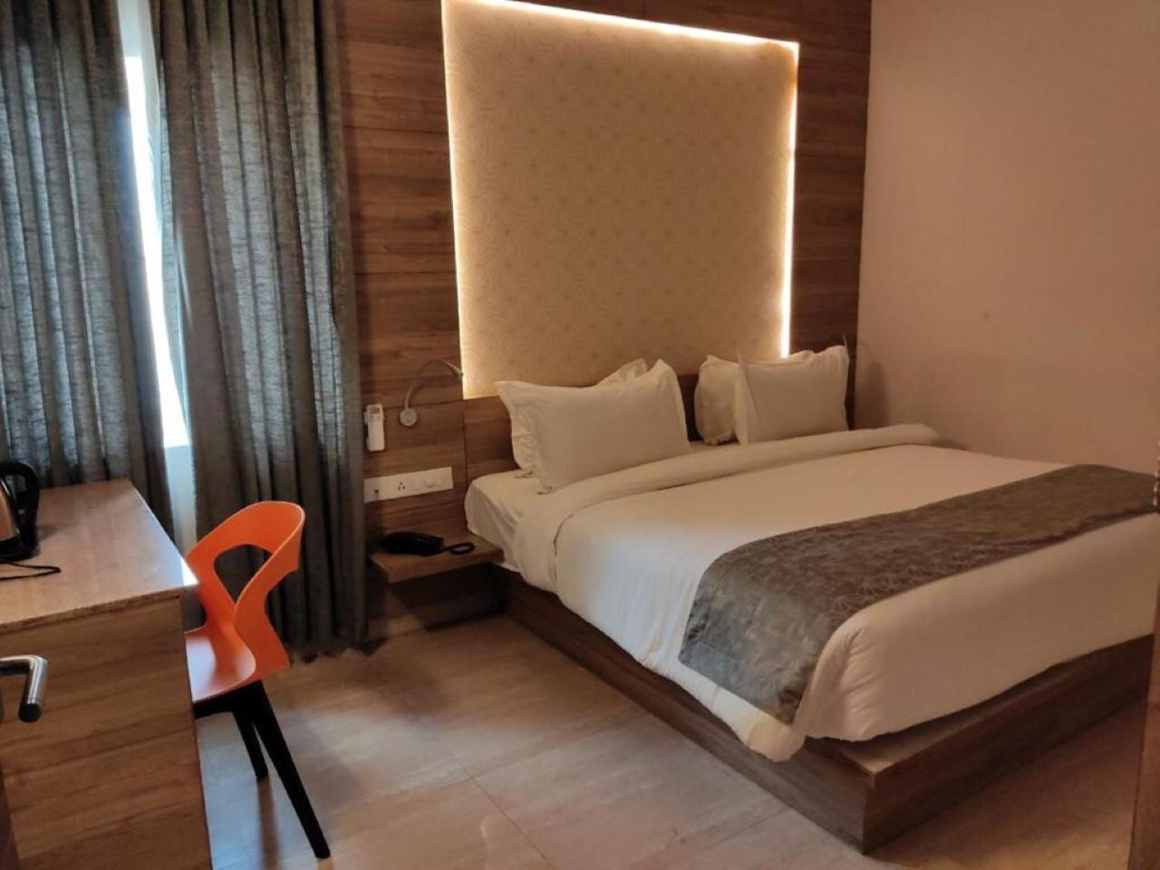 Residenza Adhikrishna Arcade Hotel Erode Ngoại thất bức ảnh