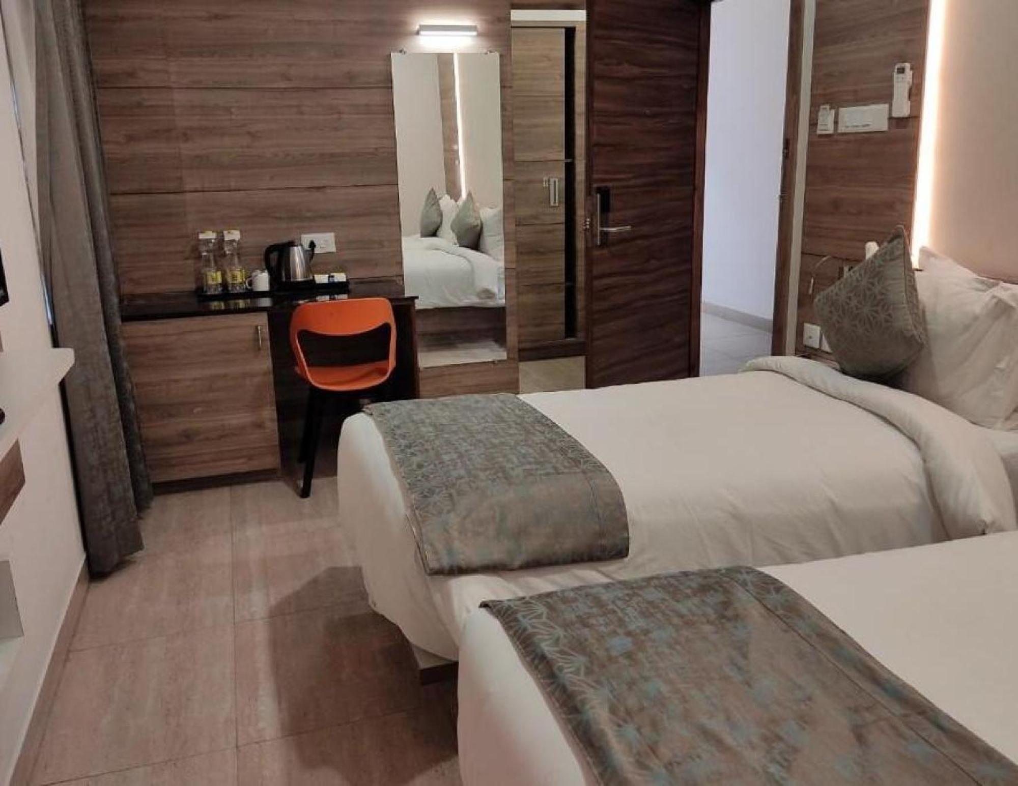 Residenza Adhikrishna Arcade Hotel Erode Ngoại thất bức ảnh